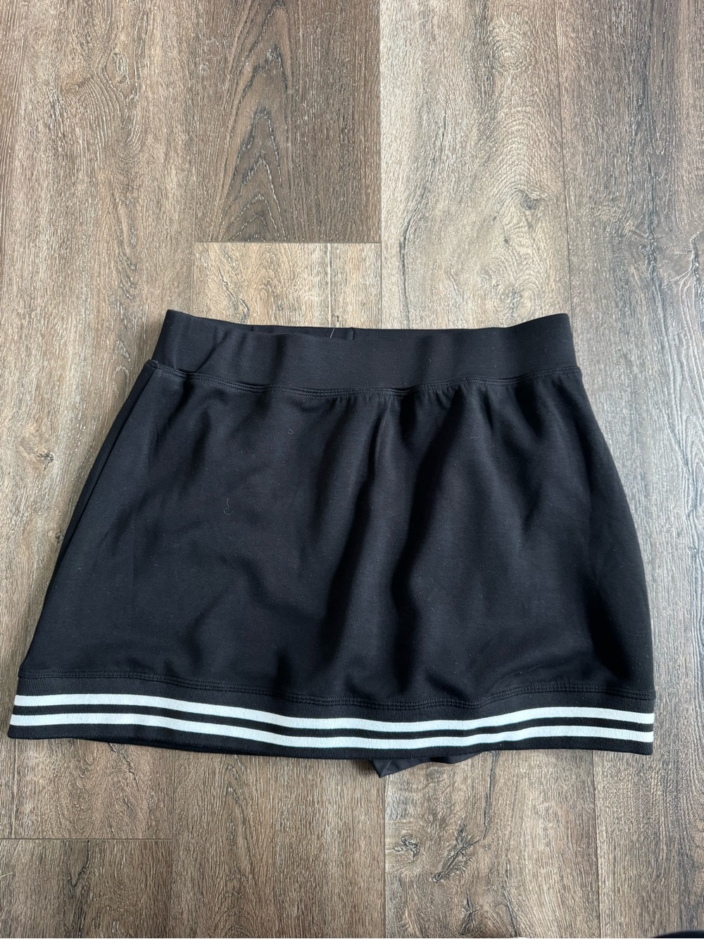 Move Theology Black Mini Skirt with shorts Size Large